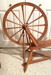 lot 263 image: Antique Alsar Wool Spinning Wheel