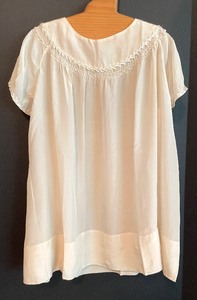 lot 282 image: Vintage Childrens Clothing and Hats