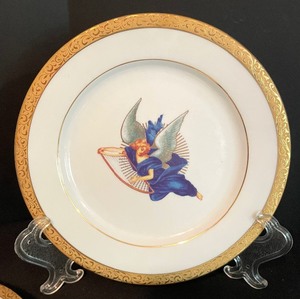 lot 304 image: 8 Angel Themed Gold Rimmed Plates by Nikko