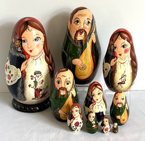 lot 51 image: Vintage Ten Piece Russian Nesting Doll Set