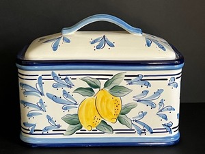 lot 53 image: Decorative Covered Blue and White Container with Lemon Motif