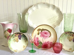 lot 66 image: Variety of Vintage Glassware Items