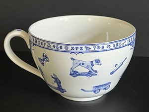 lot 84 image: Extra Large Edwardian Childhood Mug by Spode