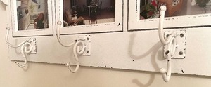 lot 308 image: Rustic Distressed Shelf with Three Hooks and Three Photo Areas