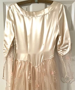 lot 318 image: Vintage Handmade Wedding Dress with Pale Pink Floral Tule