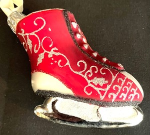 lot 323 image: Shimmering Ice Skate Ornament by Waterford
