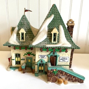 lot 378 image: Four Department 56 Village Buildings