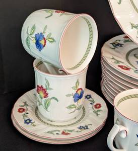 lot 102 image: Villeroy and Boch Persia Dishes