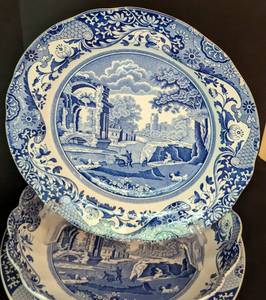lot 103 image: Spode Blue Italian Dishes