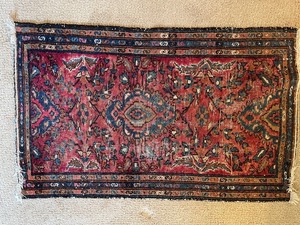 lot 199 image: Vintage Intricate Decorative Rug