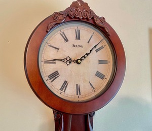 lot 186 image: Vintage Wooden Bulova Wall Clock