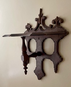 lot 188 image: Antique Wooden Victorian Style Wall Shelf