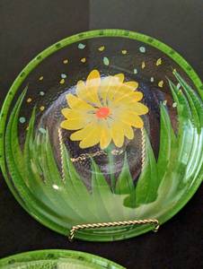 lot 104 image: Floral Painted Plates and Bowl