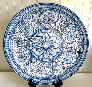lot 392 image: Beautiful Blue Accented Decor