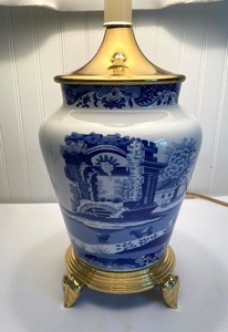 lot 396 image: Blue and White Based Lamp with Brass Accents by Spode
