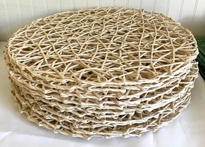 lot 397 image: Terrific Tablecloths, Runners and Placemats