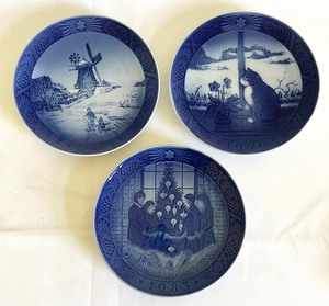 lot 423 image: Eight Royal Copenhagen Collectors Plates
