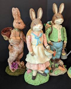 lot 141 image: Variety of Decorative Bunny Figurines