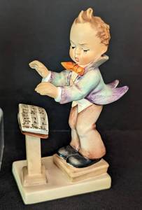 lot 164 image: Three Musical Hummel Figurines