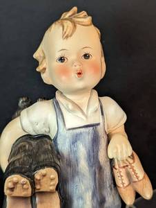 lot 165 image: Pair of Hummel Figurines