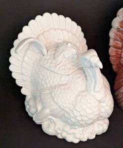 lot 169 image: Spode and Fitz & Floyd Turkey Serving Pieces
