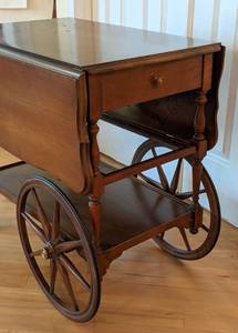 lot 172 image: Vintage Drop Leaf Rolling Tea Cart