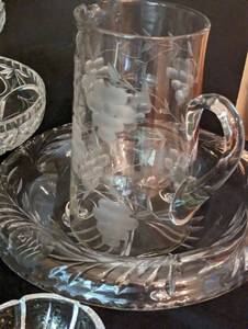 lot 352 image: Assorted Vintage CutPressed Glassware