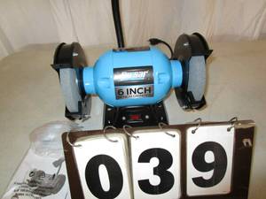 lot 39 image: Pulsar 6 Bench Grinder