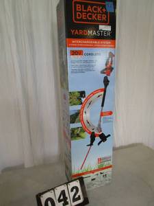 lot 42 image: Black & Decker Trimmer Kit