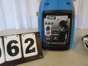 lot 62 image: Pulsar Dual Fuel 2200 Watt Inverter Generator