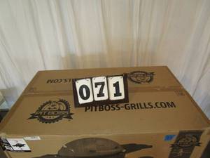 lot 71 image: Pit Boss Portable Gas Grill