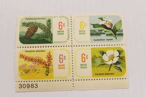 lot 72 image: 6 Cents U.S Vintage Stamps Flowers 4 Stamps Set
