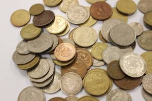 lot 84 image: Latin America Vintage Lot Of Coins Approx. 2 LBS Of Coins