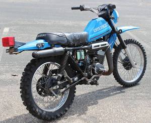 lot 5 image: 1980 Suzuki 125 Dirt Bike