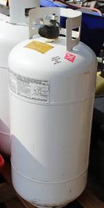lot 26 image: Propane Cylinder 30 LB