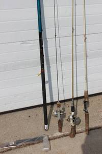 lot 33 image: 5 Fishing Rods Lot