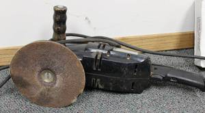 lot 38 image: Ward 7 Sander  Polisher, 120 Volts. 10 Amps, 1 34 HP.