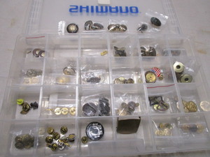 Military Buttons & Pins