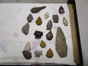 Arrowheads & Scraper