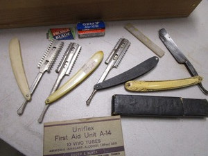 Razor Collection, Wooden Box