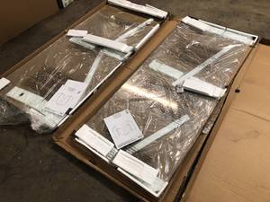lot 2 image: OVE Tampa pro buttress corner shower customer return see pictures