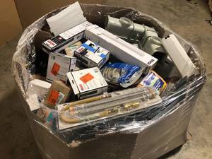 lot 7 image: Gaylord full of assorted plumbing and Bath items and accessories customer returns review pictures