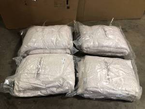 lot 29 image: Lot of  The Company Store  Legends Hotel Stencil Leaf Pink Sand Botanical 400-Thread Count Sateen Twin Fitted Sheet Customer Returns See Pictures