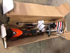 lot 44 image: ECHO eFORCE 16 in. Brushless Cordless Battery String Trimmer with 2.5Ah Battery missing Charger Costumer Returns