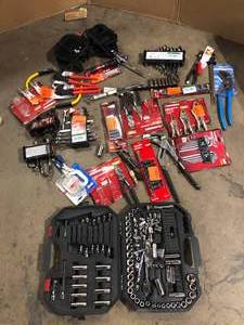 lot 46 image: Lot with Assorted mechanics tools and more Costumer returns See Pics
