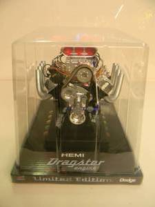 lot 2 image: LIBERTY 16 SCALE DIE-CAST LIMITED EDITION HEMI RACING DRAGSTER ENGINE - IN BOX - GREAT PIECE - NICE - SEE PICTURES