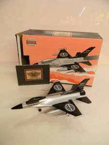 lot 36 image: LIBERTY CLASSICS By SPEC CAST LIMITED EDITION - HARLEY-DAVIDSON  LOCKHEED F-16 FIGHTING FALCON AIRPLANE DIE-CAST METAL BANK - IN BOX - GREAT PIECE - NICE - SEE PICTURES