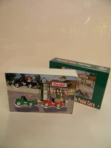 lot 47 image: CROWM PREMIUMS SINCLAIR Petite Pedal Cars PUMPER, TIRES & WRECHER 125 SCALE DIE-CAST - IN BOX - GREAT PIECE - NICE - SEE PICTURES