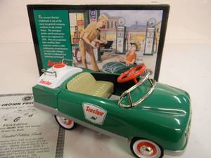 lot 48 image: CROWM PREMIUMS FIRST EDITION 1oF 7,512 - 1948 CUSTOM SINCLAIR BMC OIL TANKER Pedal Car Bank 16 SCALE DIE-CAST - IN BOX WCOA - GREAT PIECE - NICE - SEE PICTURES