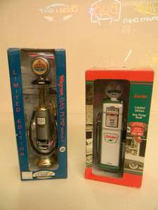lot 56 image: CROWN PREMIUMS LIMITED EDITION SINCLAIR DINO 1950s GAS PUMP BANK & GEARBOX LIMITED EDITION WAYNE 1930s GAS PUMP, HEAVY DIE-CAST METAL - IN BOX - GREAT PIECES - NICE - SEE PICTURES